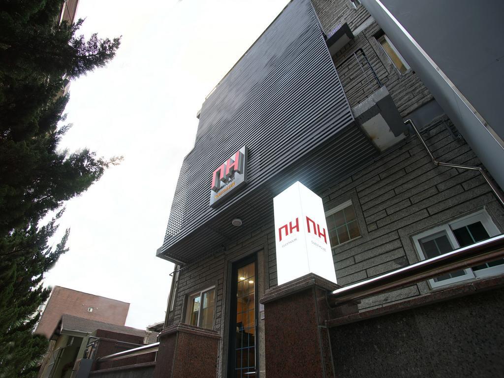 D.H Sinchon Guesthouse Сеул Экстерьер фото