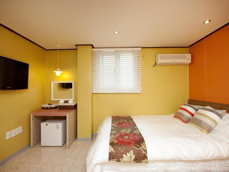 D.H Sinchon Guesthouse Сеул Экстерьер фото