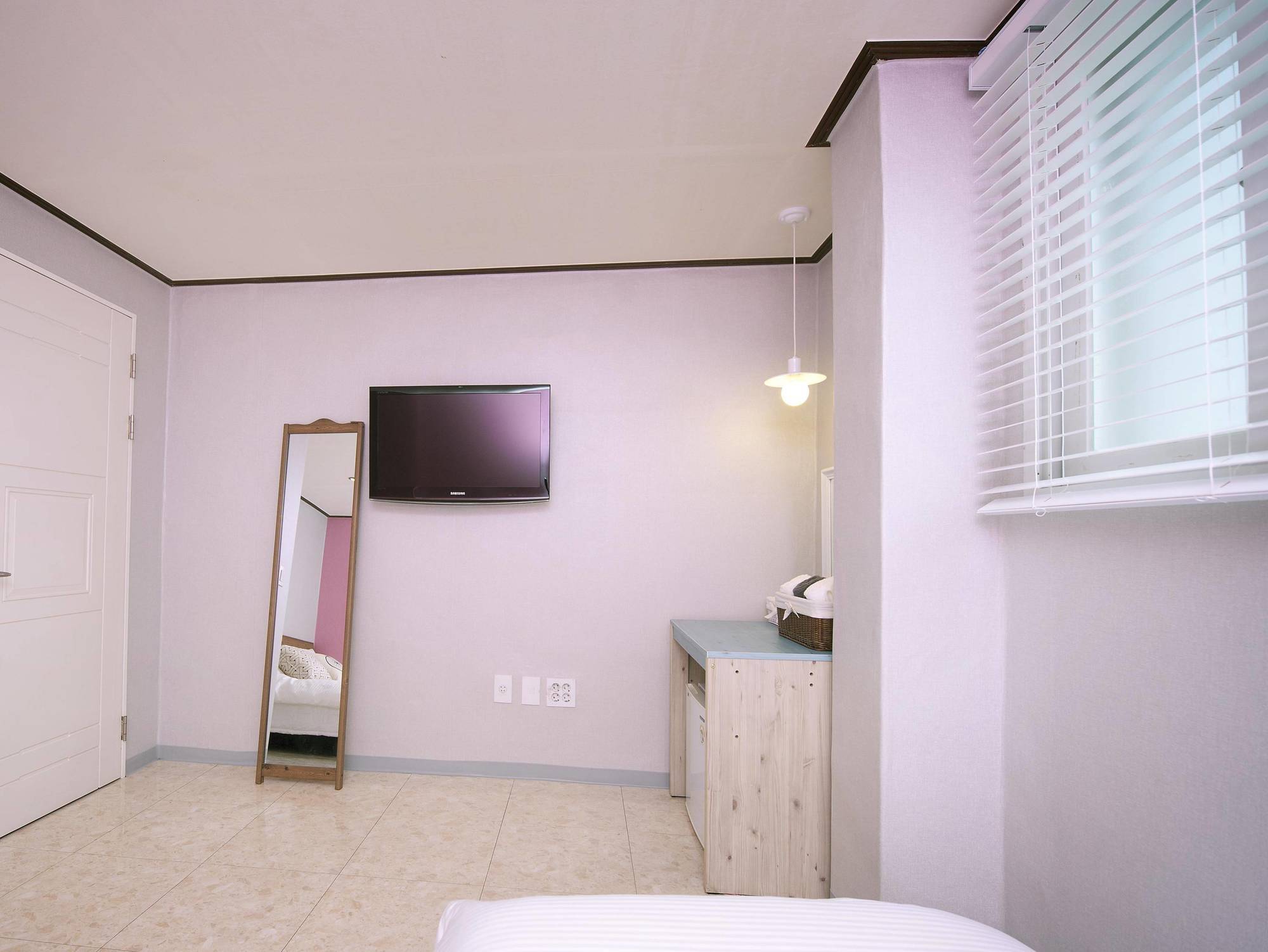 D.H Sinchon Guesthouse Сеул Экстерьер фото